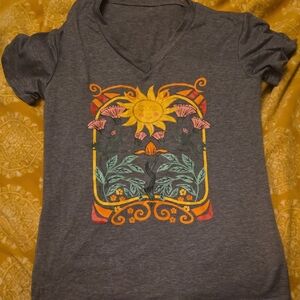 Grey V-Neck Tee with Sun And Flower Graphic Small Womens Hippie Boho